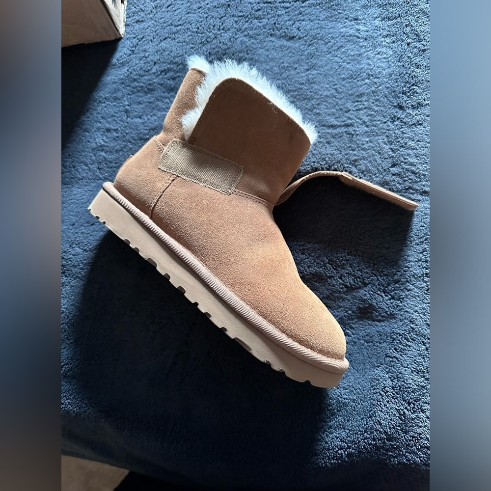 NIB UGG Bailey Mini Logo Strap Bootie - Size Womens 5 - Color Brown - Picture 7 of 13